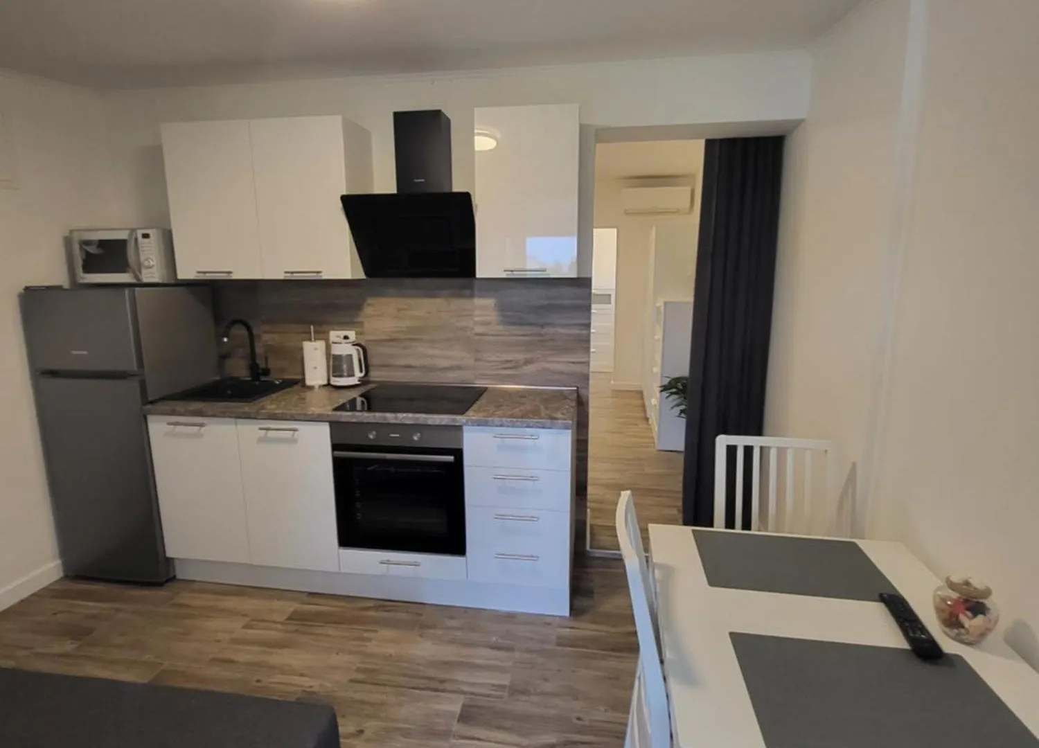 Apartmani I Sobe Mara Palit