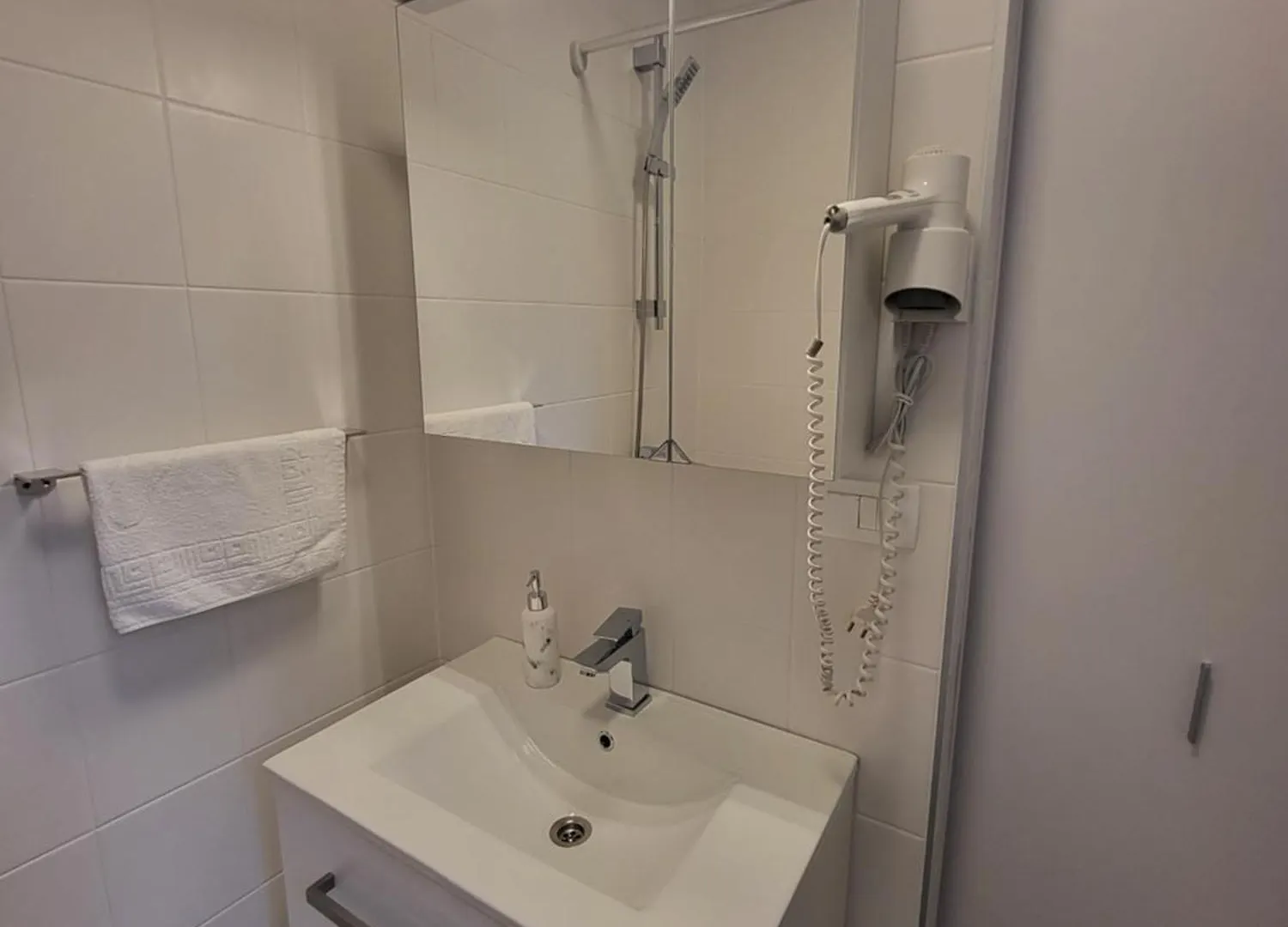 Apartmani I Sobe Mara Palit 3*,