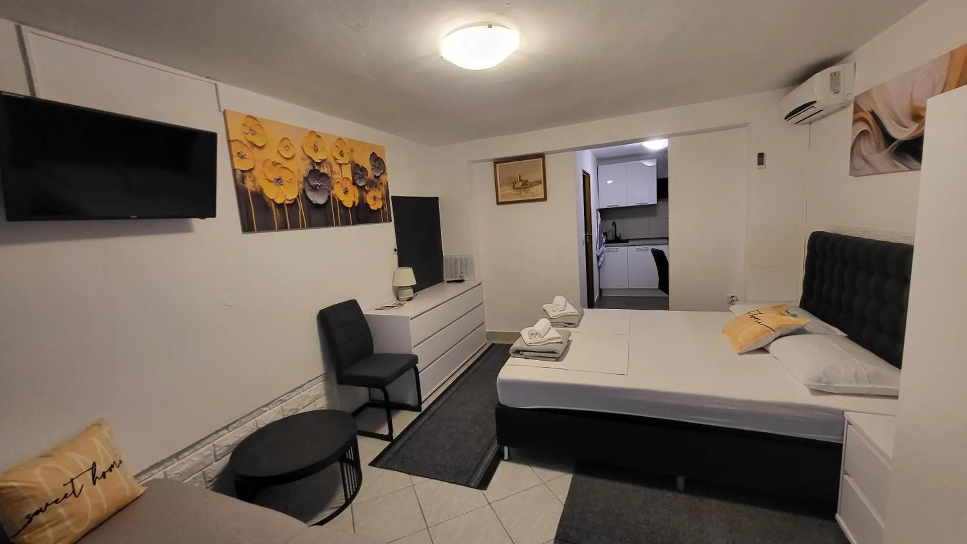 Affittacamere Apartmani I Sobe Mara Palit