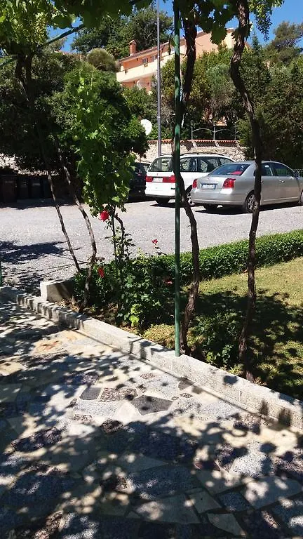 Apartmani I Sobe Mara Palit 3*,  Croatia