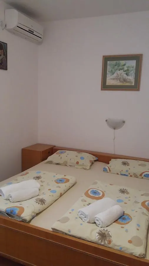 Apartmani I Sobe Mara Palit Guest house
