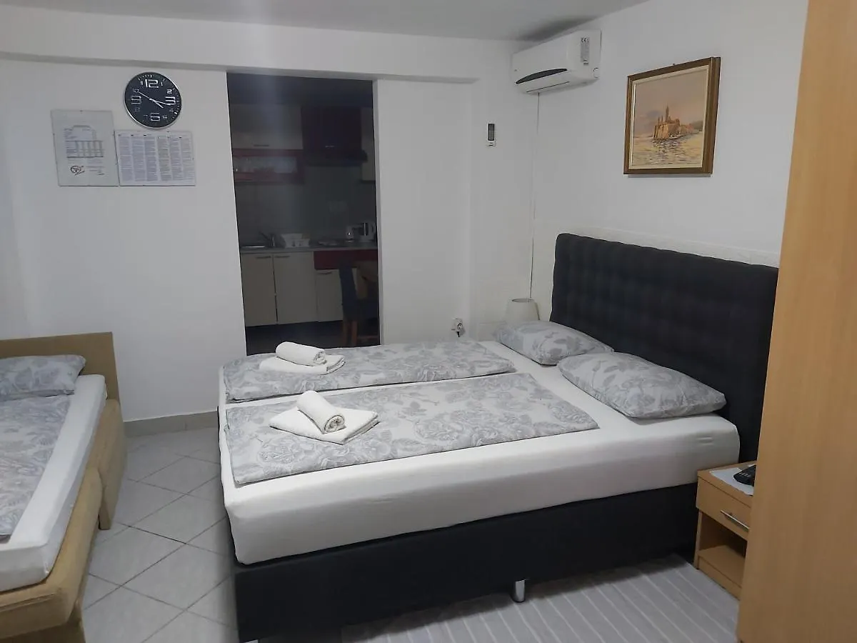 Apartmani I Sobe Mara Palit Guest house