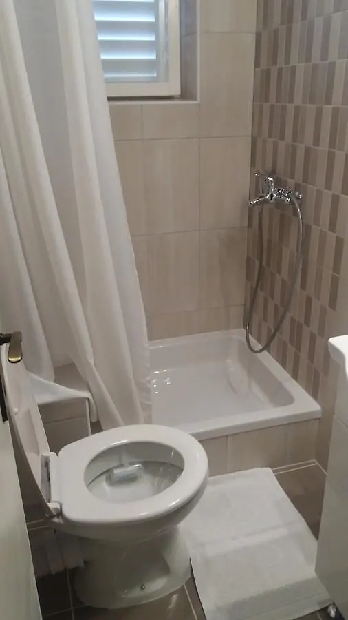 Guest house Apartmani I Sobe Mara Palit