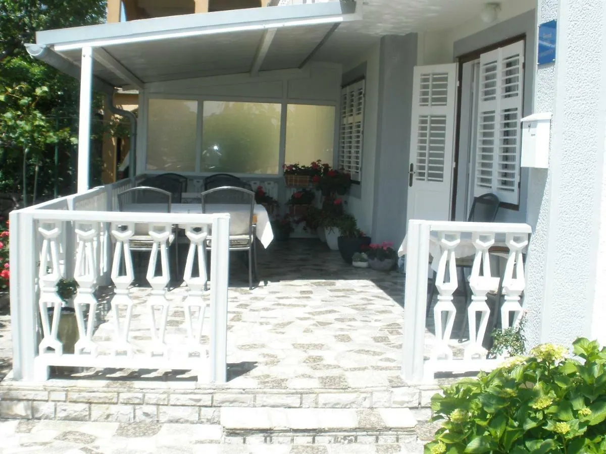 Apartmani I Sobe Mara Palit Guest house